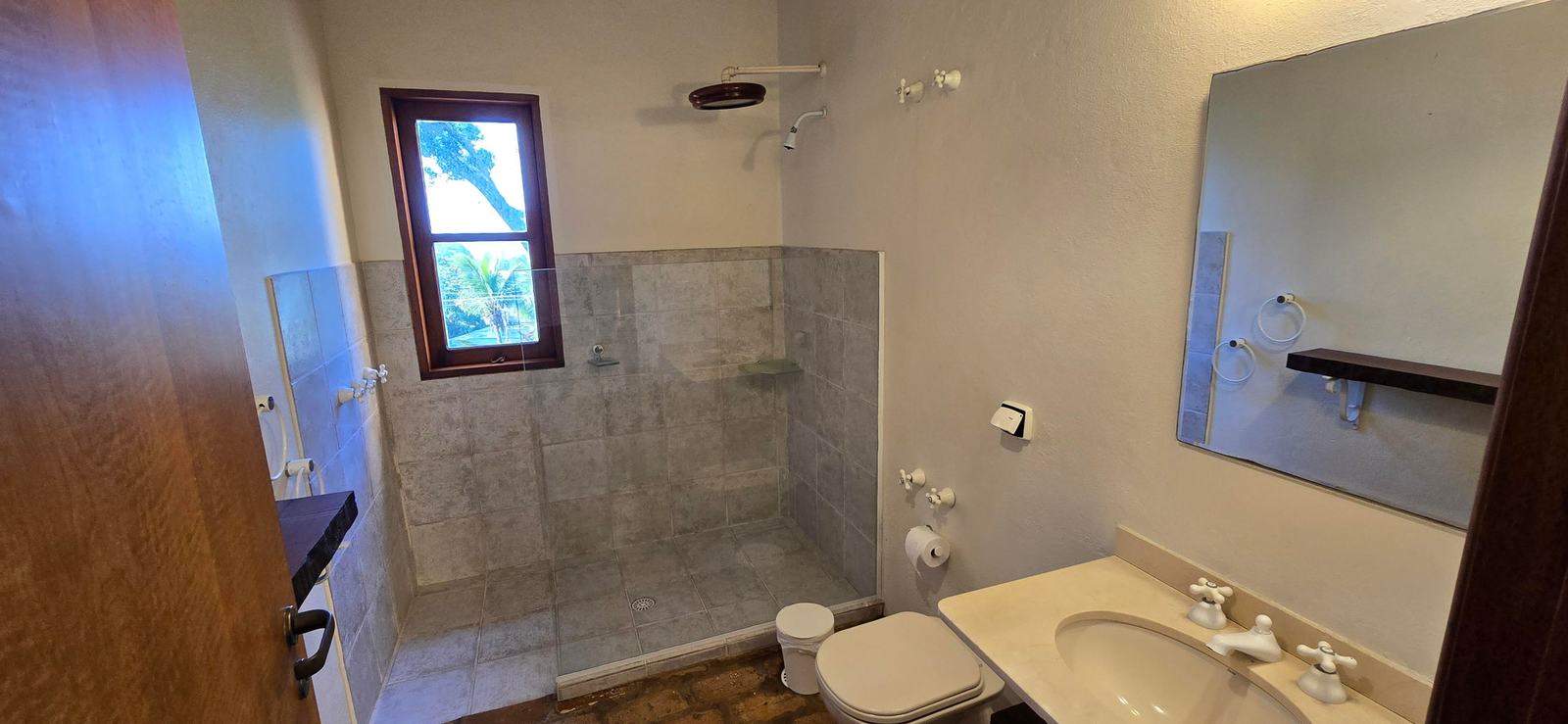 Suíte 6 — São Pedro, Guarujá, à venda e para locação, Casa