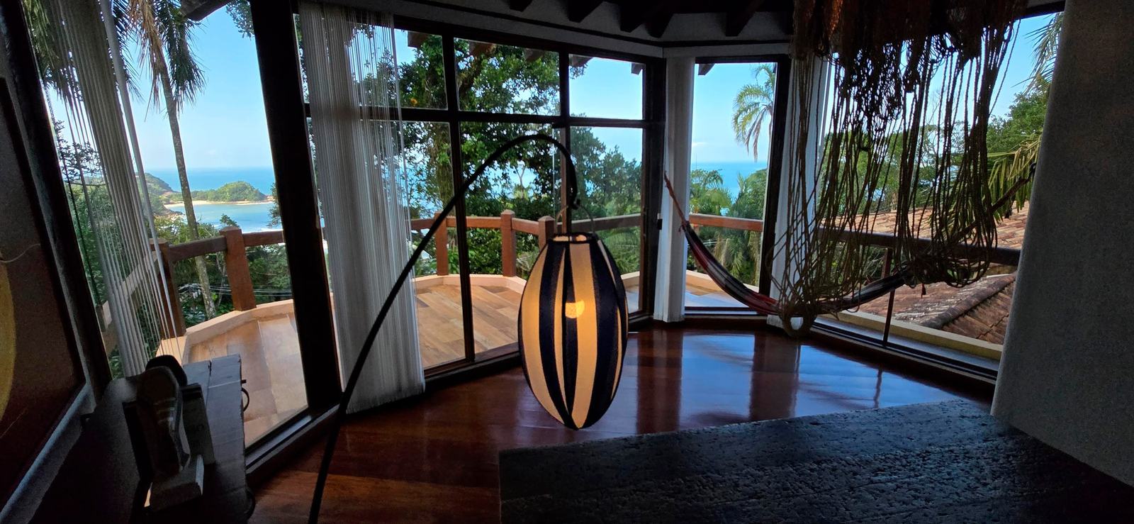 Área de serviço 1 — São Pedro, Guarujá, à venda e para locação, Casa