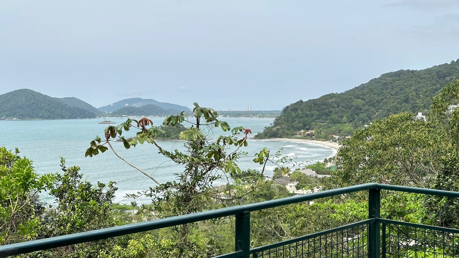 Área externa 5 — Iporanga, Guarujá, à venda e para locação, Casa