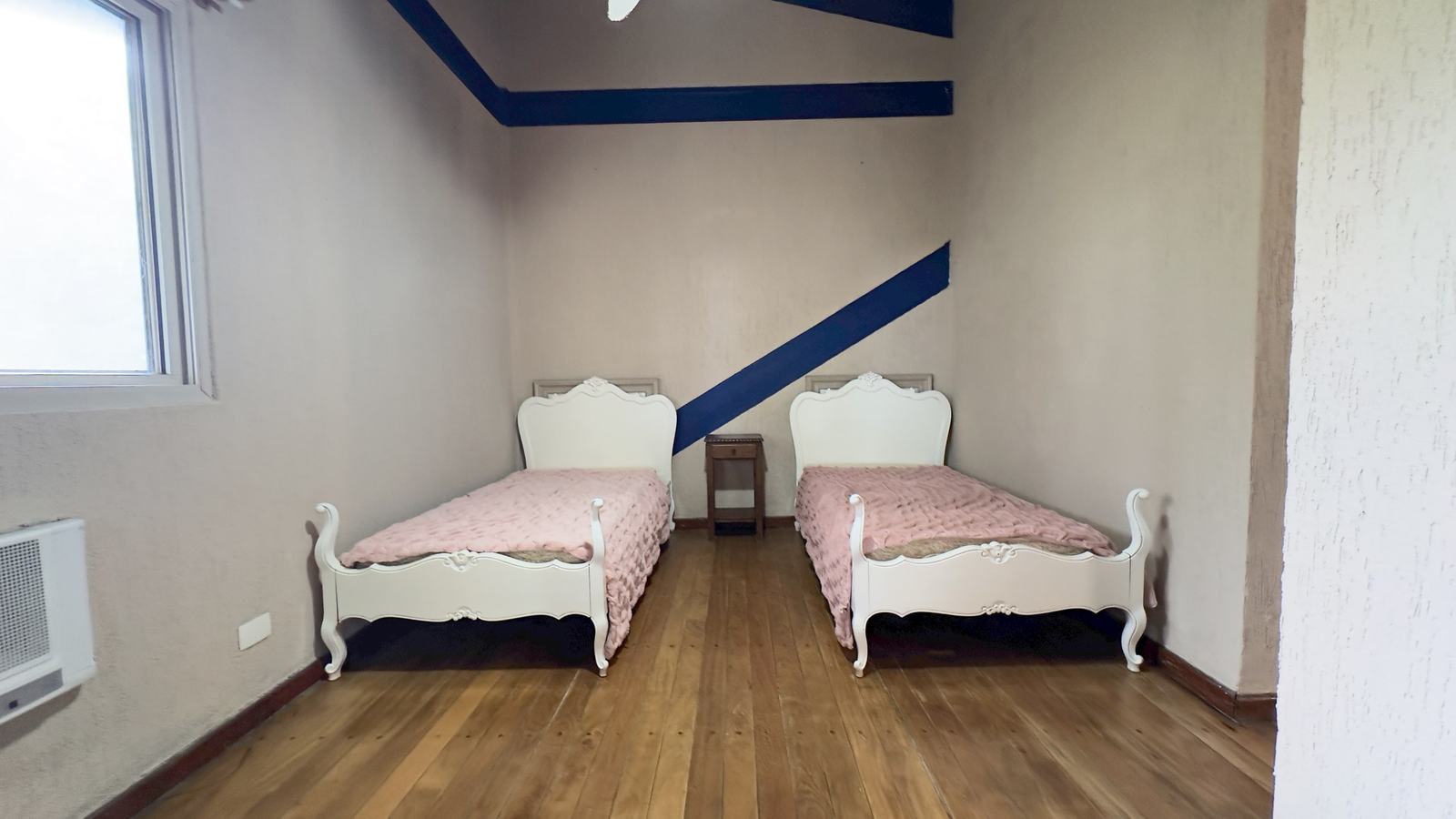 Suíte 11 — Iporanga, Guarujá, à venda e para locação, Casa