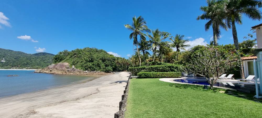 Villa 496 — Casa Pé na Areia no Condomínio Iporanga