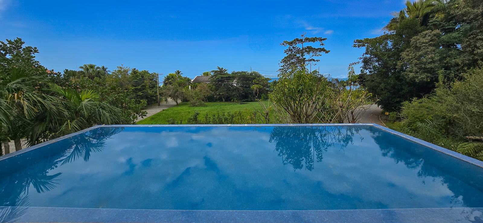 Área externa 3 — São Pedro, Guarujá, à venda e para locação, Casa