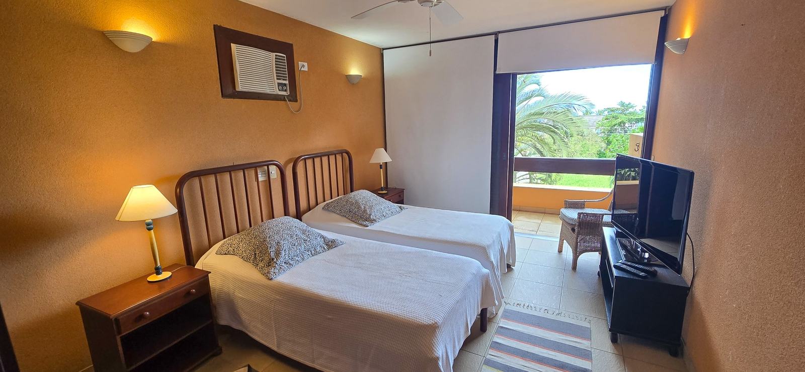 Suíte 15 — São Pedro, Guarujá, à venda e para locação, Casa