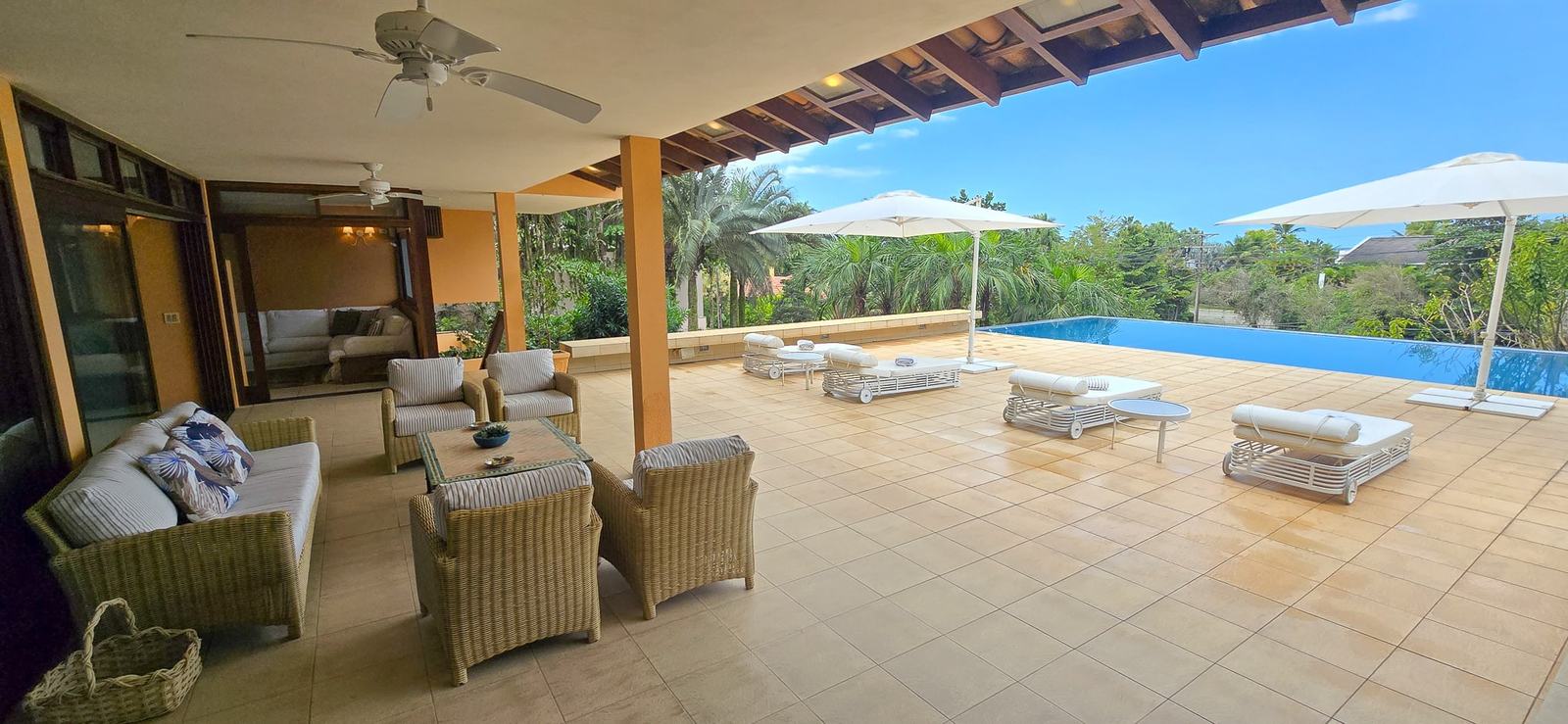 Área externa 6 — São Pedro, Guarujá, à venda e para locação, Casa