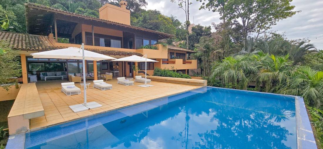 Casa no Condomínio São Pedro Guarujá — Villa 133