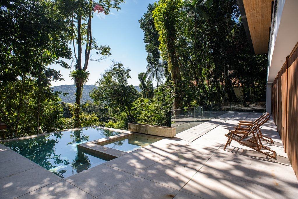 Área externa 5 — São Pedro, Guarujá, à venda e para locação, Casa