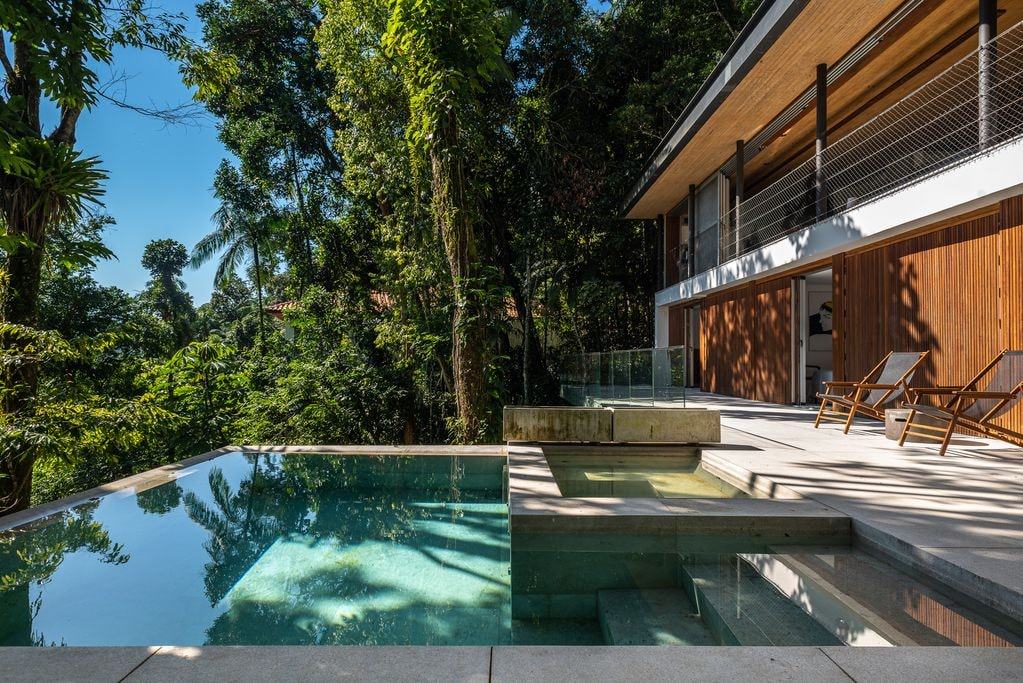 Área externa 4 — São Pedro, Guarujá, à venda e para locação, Casa