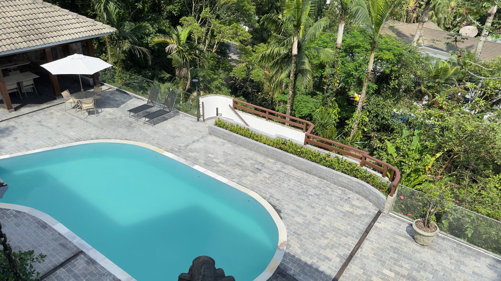 Área externa 9 — São Pedro, Guarujá, à venda e para locação, Casa