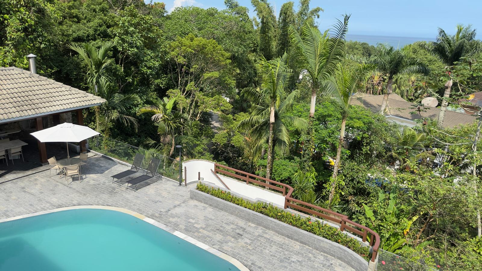 Área externa 11 — São Pedro, Guarujá, à venda e para locação, Casa