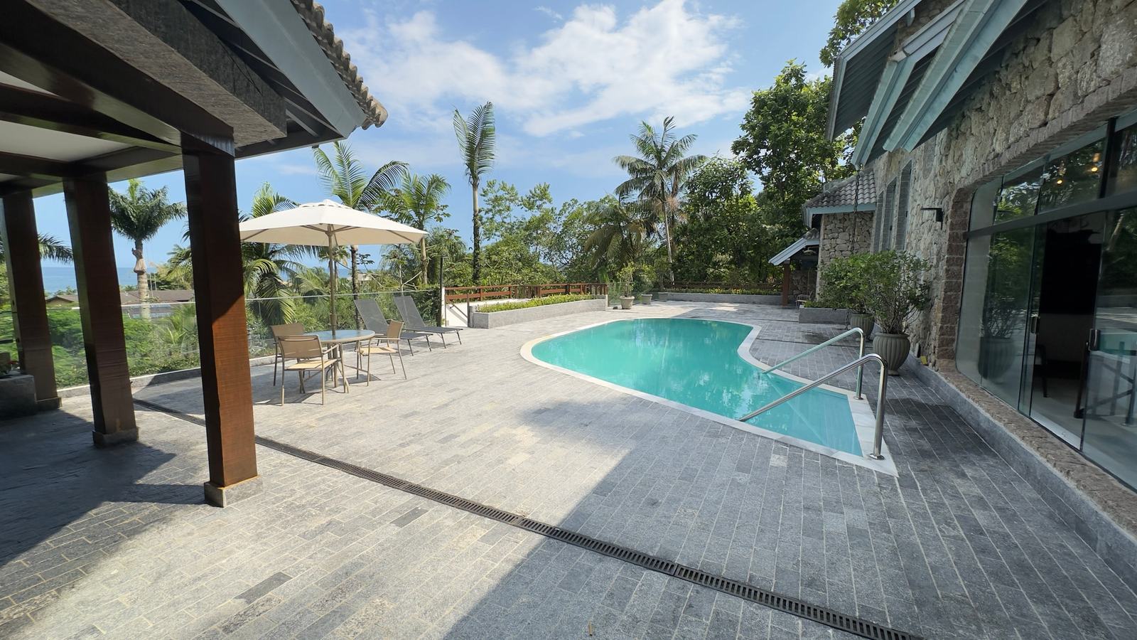 Área externa 8 — São Pedro, Guarujá, à venda e para locação, Casa