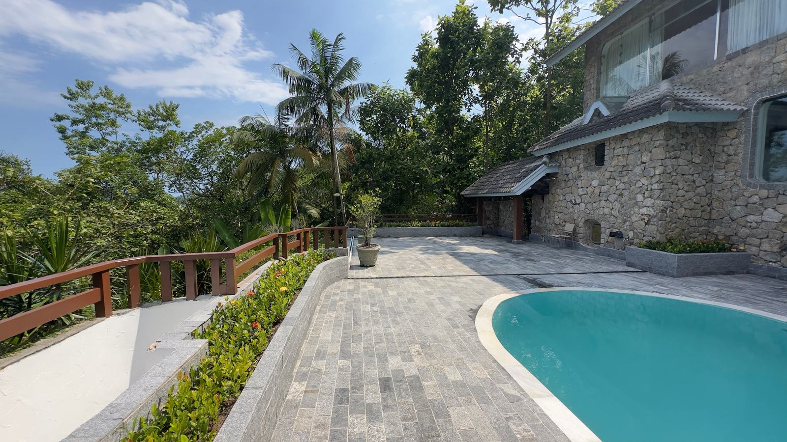 Fachada — São Pedro, Guarujá, à venda e para locação, Casa