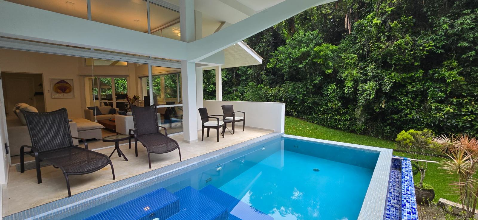 Fachada — Iporanga, Guarujá, à venda, Casa